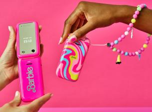 Придайте цвят на ежедневието си с телефона HMD Barbie