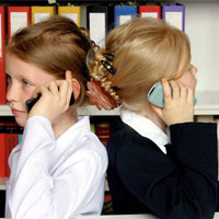 Телефоните в помощ на образованието