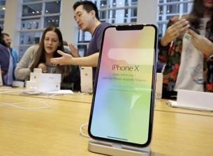 Слабото търсене на iPhone X създава проблеми на Samsung Display