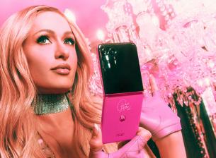 Motorola пуска версия на Razr+ с Парис Хилтън