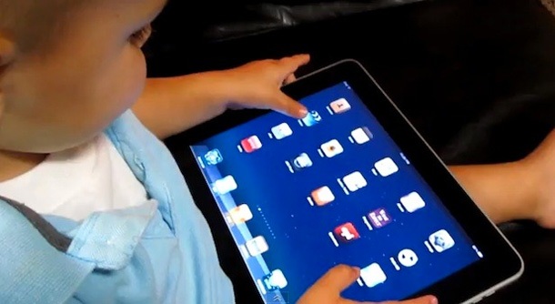 Таблетите били виновни за слабите продажби на портативните конзоли