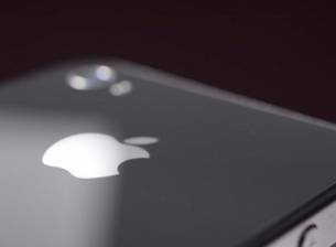 Samsung се кани да съди Apple заради iPhone 5