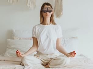 HTC Vive Flow са леки и компактни VR очила за забавление и уелнес