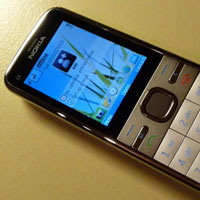 Първи снимки на Nokia C5