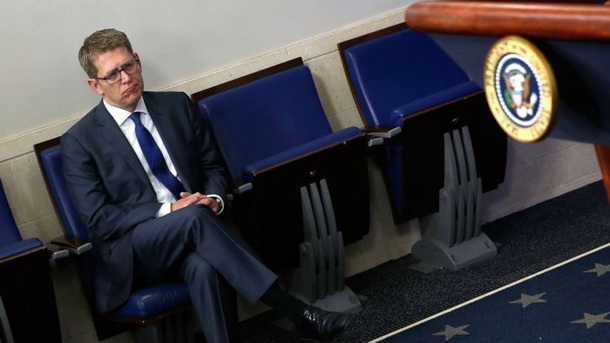 Apple може би преговаря с Джей Карни да оглави PR отдела на компанията