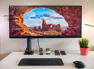 РЕВЮ: LG UltraWide Ergo е за работа с мащаб