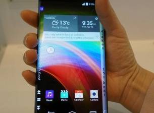 LG показа прототип на телефон с извит от двете страни дисплей