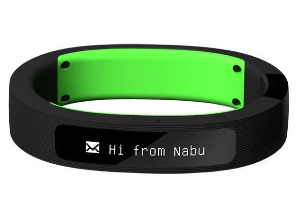 Рекламното видео на гривната Razer Nabu е пълно със зомбита