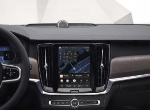 Volvo стартира най-мащабния OTA ъпдейт в историята си: Нов интерфейс и Google Gemini за милиони автомобили