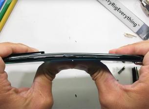 JerryRigEverything тества Samsung Galaxy Note20 Ultra