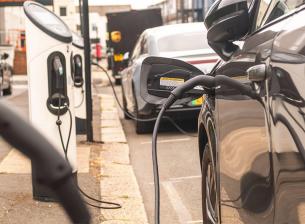 Проучване: Plug-in хибридите харчат три пъти повече гориво от обявеното