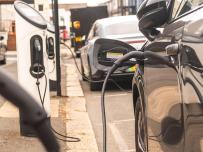 Проучване: Plug-in хибридите харчат три пъти повече гориво от обявеното