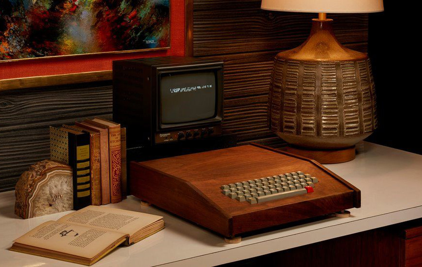 Ранен компютър на Apple се продаде на търг за 400 000 долара