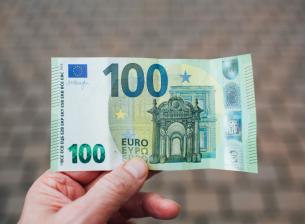 100 euro