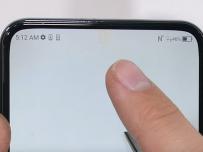 ZTE подготвя нов модел с вградена под дисплея селфи камера