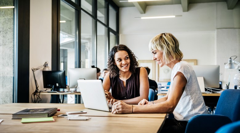 Facebook ще разкрие 10 000 работни места в Европа