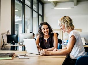 Facebook ще разкрие 10 000 работни места в Европа