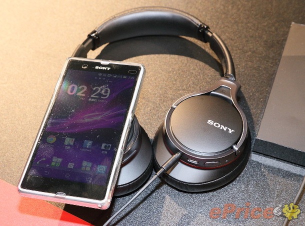 Това може би е реалнa снимкa на Sony Xperia Z1S (Z1 mini)