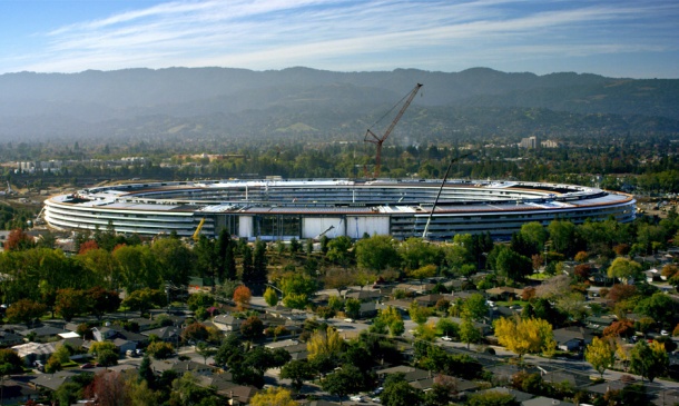 Новата централа на Apple ще бъде отворена през април