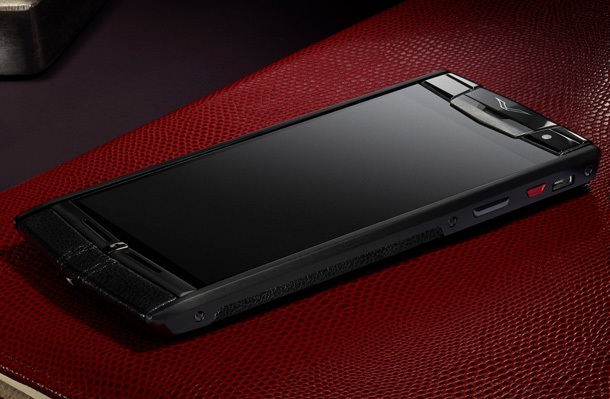 Vertu Signature Touch ползва технологии на Hasselblad и Bang & Olufsen