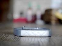 Jawbone съди Fitbit за нарушени патенти и иска спиране на продажбите в САЩ