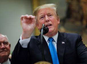 Доналд Тръмп намекна, че Huawei може да е част от търговска сделка с Китай