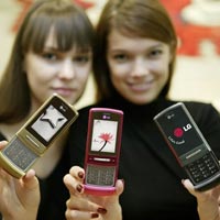 Нови цветове за LG Shine