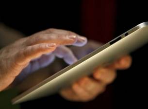 Производството на дисплеите за новия iPad Air ще започне този месец