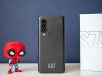 РЕВЮ: CAT S75 е с устойчив дизайн и двупосочна сателитна връзка