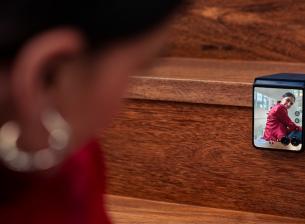 Сгъваемият razr 50 Ultra е с около 700 лв. по-евтин от дебюта си