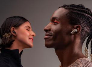 Новите слушалки на Motorola са създадени с Bose