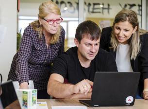 Създадоха първия у нас инструмент за самооценка на дигиталните умения за учители и ученици 