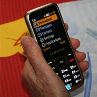 Samsung C3060R - телефон за възрастни