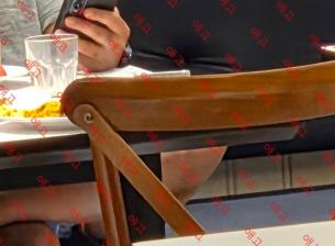 Необявеният Galaxy Z Fold8 Wide се появи за първи път на реални снимки