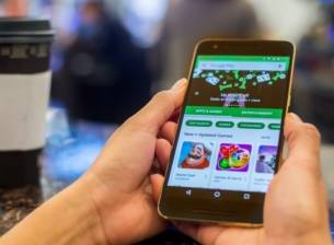 Google са премахнали над 700 000 приложения от Play Store през 2017