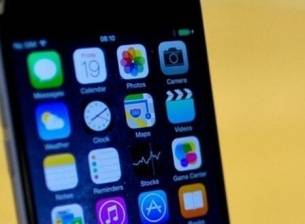 Полицаи инсценират грабеж на заподозрян, за да се сдобият с отключен iPhone
