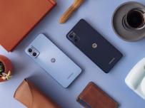 Motorola moto e22 и е22i са с идентичен хардуер, но различен софтуер