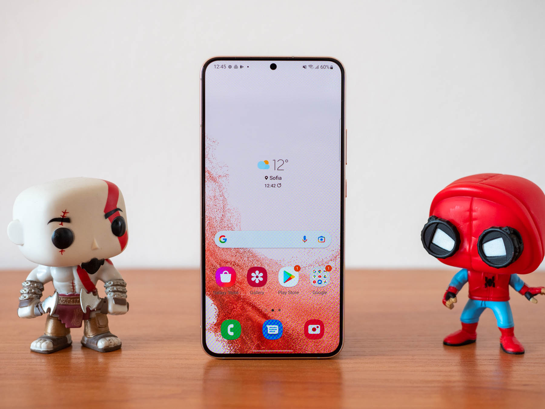 РЕВЮ: Samsung Galaxy S22+ е флагманът с Android за всички