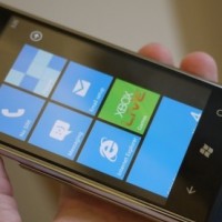 Спират отключването на Windows Phone 7