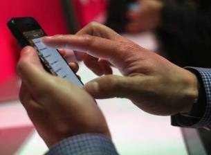 Apple с патент за биометричен сензор, вграден в дисплея