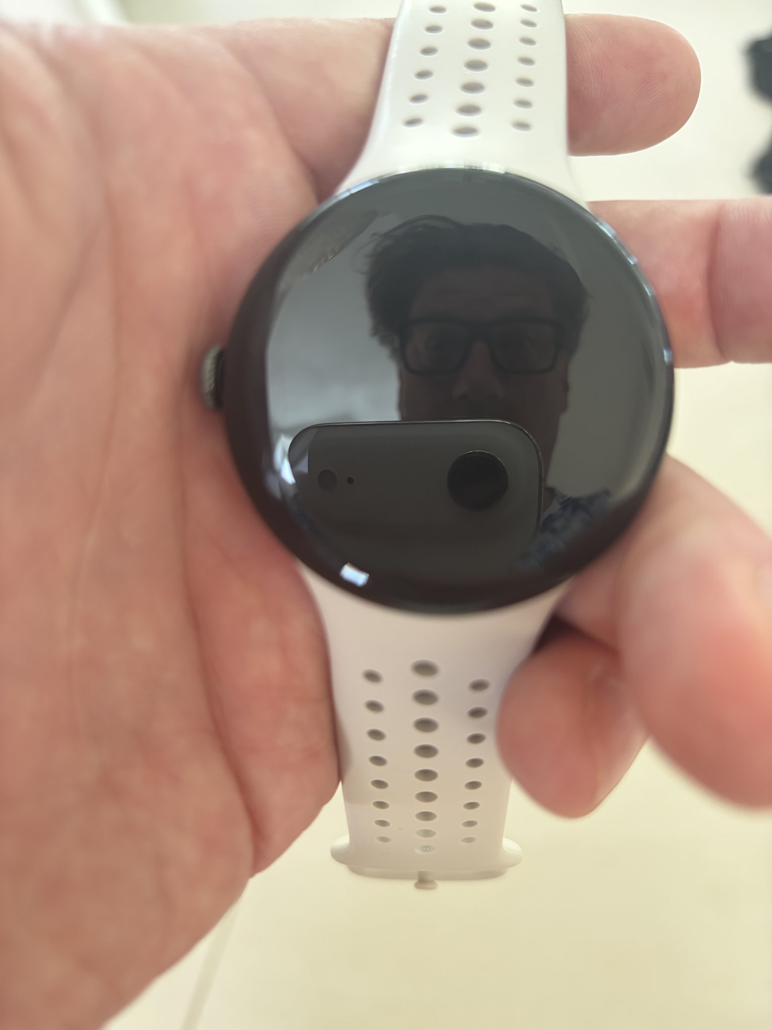 Бъдещият Pixel Watch 5 се появи от дъното на океана