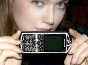 Motorola SLVR L7 с диаманти и платина