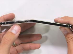 Тестът за огъване на iPhone Air потвърждава твърденията на Apple