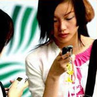 Японците ще ограничават мобилните услуги за деца