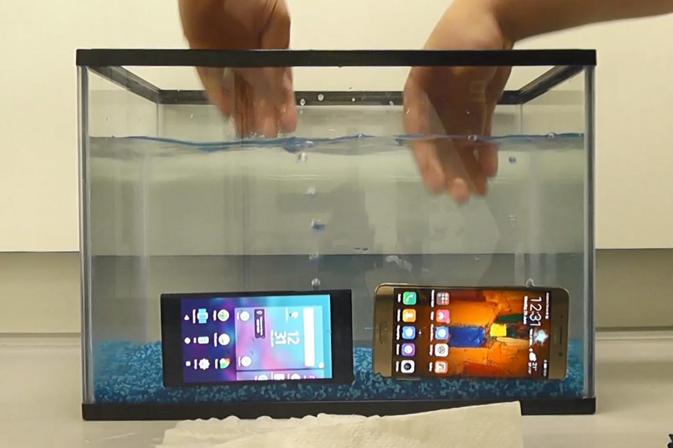 Нова технология обещава подобрена водоустойчивост на смартфоните