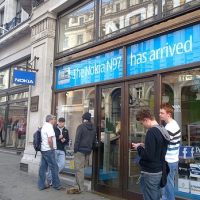 Nokia затваря представителния си магазин в Лондон