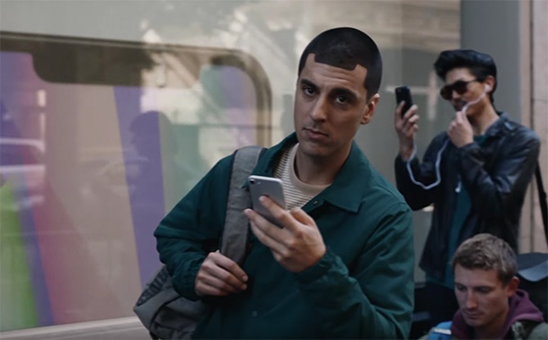 Юбилеят на iPhone е в основата на тази реклама на Samsung