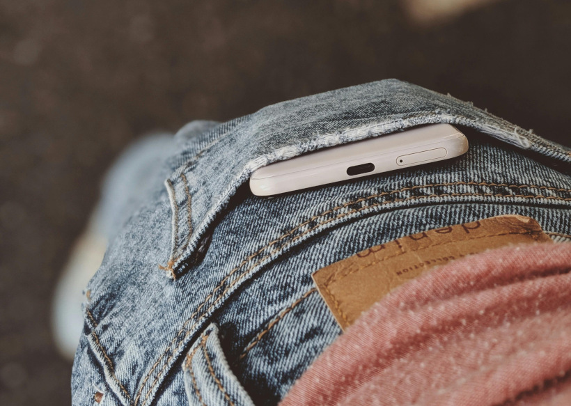 5 от най-добрите компактни смартфона (Коледа 2025)