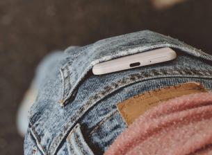 5 от най-добрите компактни смартфона (Коледа 2025)