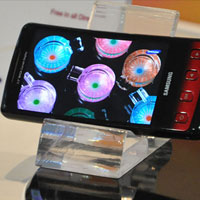 Samsung ще покаже телефон със Super AMOLED дисплей